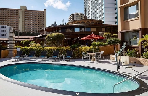 Ala Moana House | Relax and Unwind! 4 Beautiful Units, Pet-Friendly Property, Onsite Pool