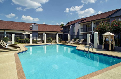 Norcross House | Relax and Unwind! 4 Comfortable Units, Free Parking, Pet-friendly, Onsite Pool