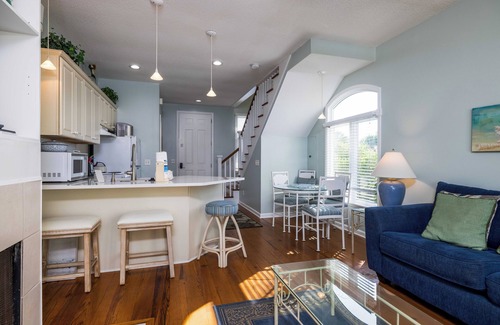 Saint Helena Island House | Relax and Unwind at 709 Ocean Cottage – Golf Cart and Resort Access Included!