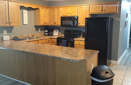 Albany Condo | Relax and Unwind at The Good Life Escape