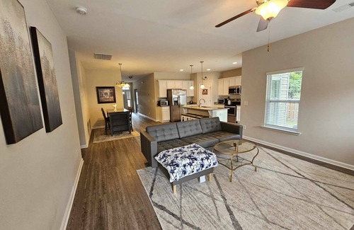 West Columbia House | Relax and Unwind in this Fully Furnished 3-Bedroom Gem in West Columbia