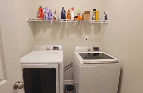 West Columbia House | Relax and Unwind in this Fully Furnished 3-Bedroom Gem in West Columbia