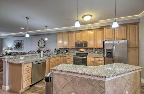 Osage Beach Apartment | Relax by Pools Top-Floor Lands End Corner Unit