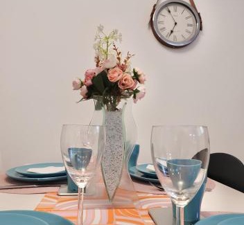 Etelainen District Apartment | Relax by the Sea 4 Min to Beach Free Parking