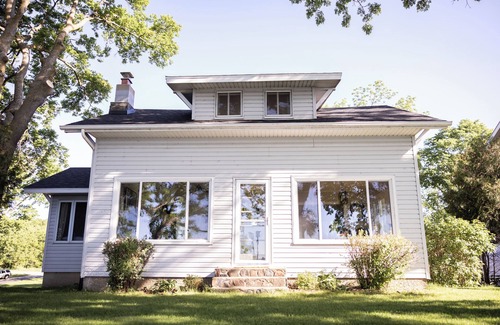 Spicer Cabin | Relax by the Waterfront at The Alvig House onnGreen Lake