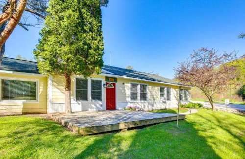 Frankfort Apartment | Relax Fireside! Frankfort Apt Near Dtwn and Beaches