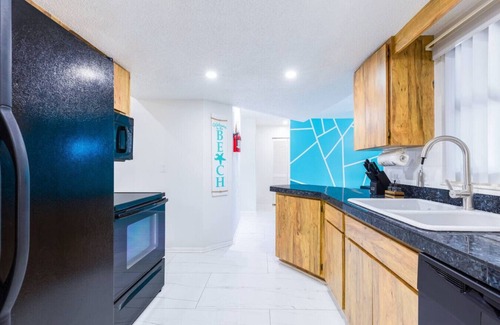 Bradenton House | Relax Gateway Near IMG Private Pool and Beach. Pick ball. Minigolf. Tiki