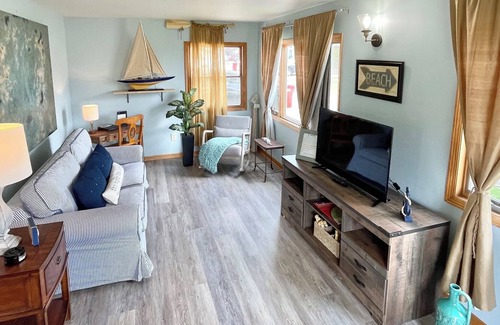 Cedar Lake House | Relax, have fun, and make memories at the lake!