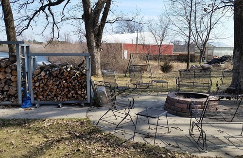 Charles City House | Relax in a North Central Iowa Paradise