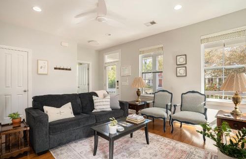North Charleston House | Relax in Comfort - Retreat near CHS Downtown & Airport