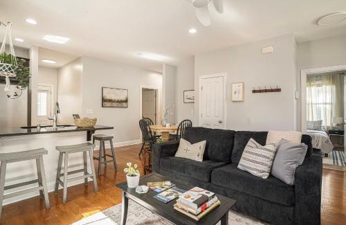 North Charleston House | Relax in Comfort - Retreat near CHS Downtown & Airport