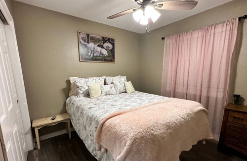 Exeter House | Relax in Exeter at a 2 bedroom 1 bath Oasis with a large covered patio and Pool