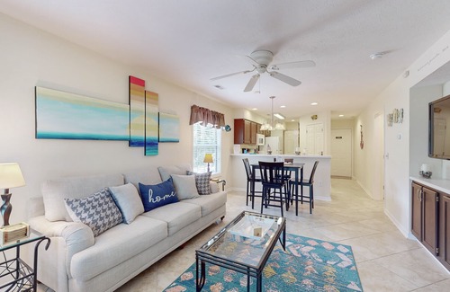 Longs Condo | Relax in style at Longs Cozy Haven: your comfortable, accessible retreat
