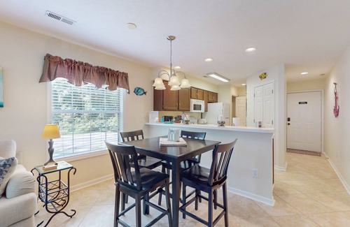 Longs Condo | Relax in style at Longs Cozy Haven: your comfortable, accessible retreat