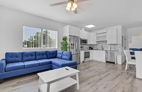 Seybold Apartment | Relax in Style – Spacious, Clean & Fully Stocked