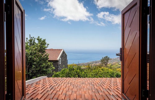Calheta House | Relax in the middle of nature!