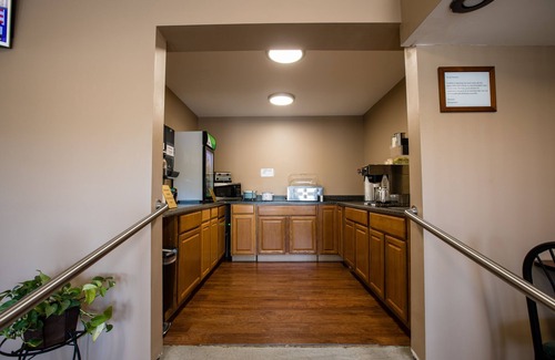 Kuttawa Hotel | Relax Inn & Suites