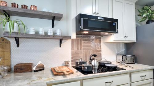 Fort Oglethorpe House | Relax Near Chattanooga at cozy Magdelaine House