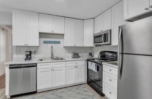 Easley House | Relax near Falls Park 20 min drive