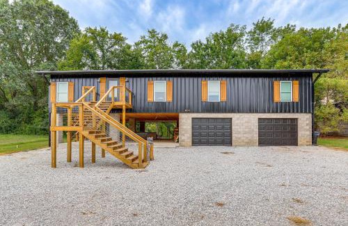 Mountain View House | Relax on the River Modern Mountain View Escape!