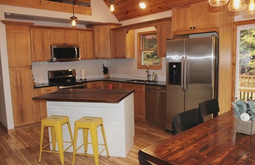 Mears Cabin | Relax, swim, dune, and explore the summer in Silver Lake!