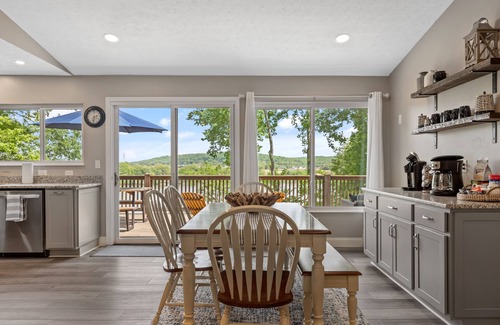 Kingston House | Relax with a view of the lake