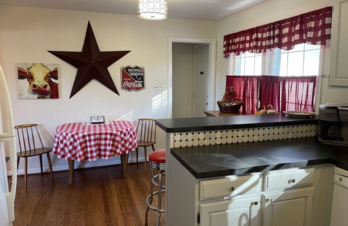 Ladiesburg House | Relax with Sunset View