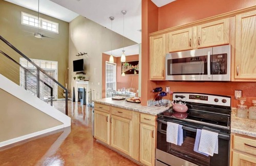 Pinch District House | Relax with the whole family at this peaceful place to stay.