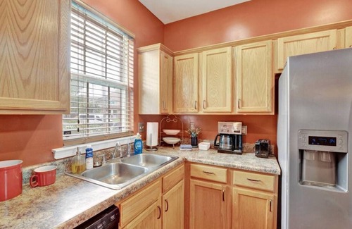 Pinch District House | Relax with the whole family at this peaceful place to stay.