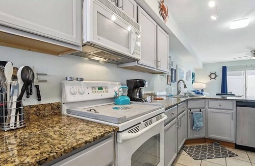 Biloxi Condo | Relax with the whole family just across from Biloxi Beach.