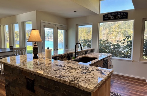 St. Maries House | Relax! You're on River Time!