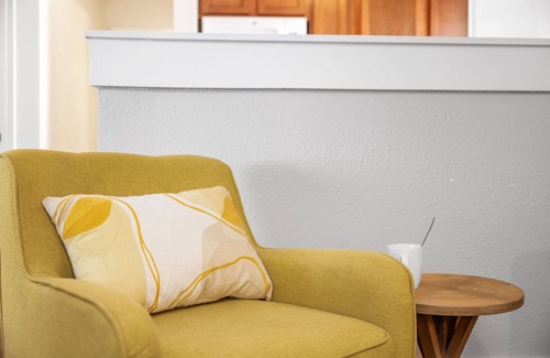 Mobile Apartment | Relaxed and Comfortable Living in Trendy Midtown