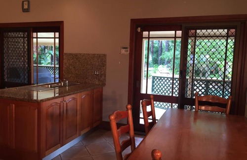 Middle Dural House | Relaxin