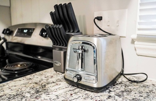 Durham Apartment | Relaxing 1BR Near Duke~Peaceful Stay Just 3 Mins to Campus, Food & More