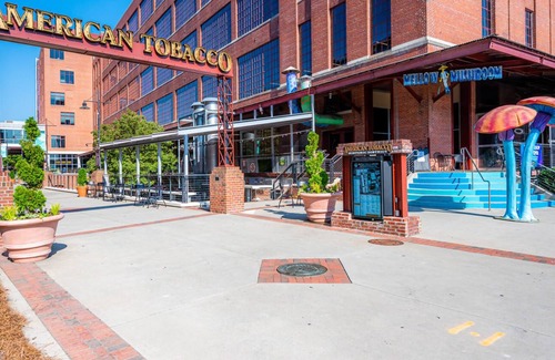 Durham Apartment | Relaxing 1BR w Pool Gym Parking Top Location