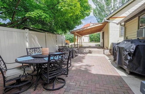 Spearfish House | Relaxing 2 bedroom retreat private patio