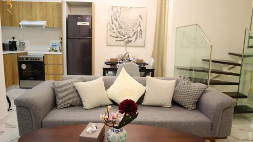 Masdar City Apartment | Relaxing 2BR Retreat in Masdar City - Free Parking & Near Masdar Park