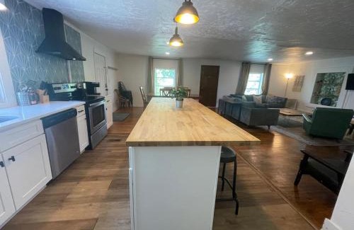 Knoxville House | Relaxing 3 Bedroom Home near Downtown