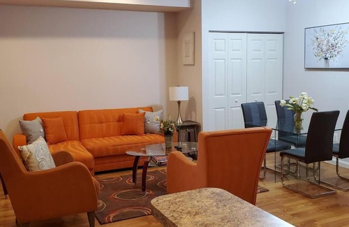 Park View Apartment | RELAXING 3 BR WITH FREE PARKING AT THE SEQUOIA