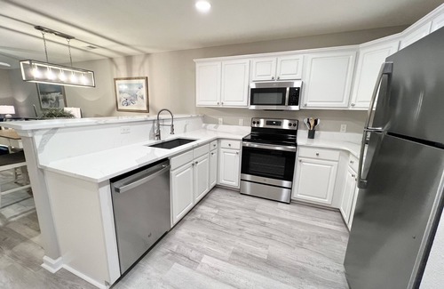 Pawleys Island Condo | Relaxing 3BR Beauty True Blue Golf Pawleys Island Balcony, Beach Pools & Spa