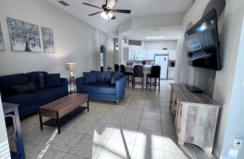 Florida Pines Villa | Relaxing 4Bed 3 Bath Villa with Hot Tub and Pool Table