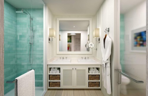 Hollywood Hotel | Relaxing Beachfront Room with Outdoor Pool and Near Oceanwalk Mall