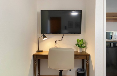 Redding House | Relaxing Bedroom & Bathroom in Safe Neighborhood