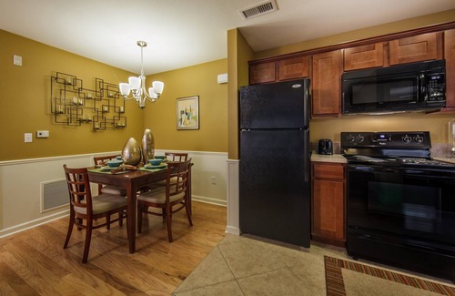 Branson Villa | Relaxing Escape! 3 Miles from Branson