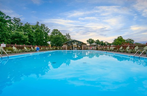 Branson Villa | Relaxing Escape! 3 Miles from Branson