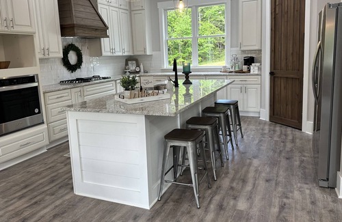 Clanton House | Relaxing LAKE OASIS! Enjoy the lake, outdoor fireplace, sleeps 9 comfortably.