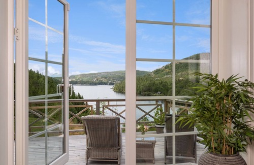 B Cabin | Relaxing and cozy cottage with jacuzzi and panorama view