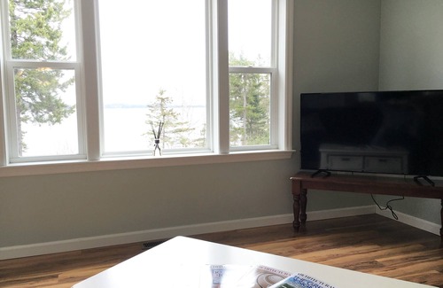 Eastport House | Relaxing Oceanfront Getaway!