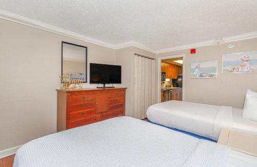 Downtown Myrtle Beach Resort | Relaxing Oceanfront Condo - Holiday Pavilion 211