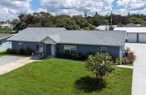 Palmetto House | Relaxing Pool Side - Near Fairgrounds